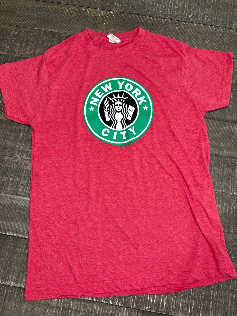 New York City Graphic Crewneck T-Shirt - Red 
Unisex